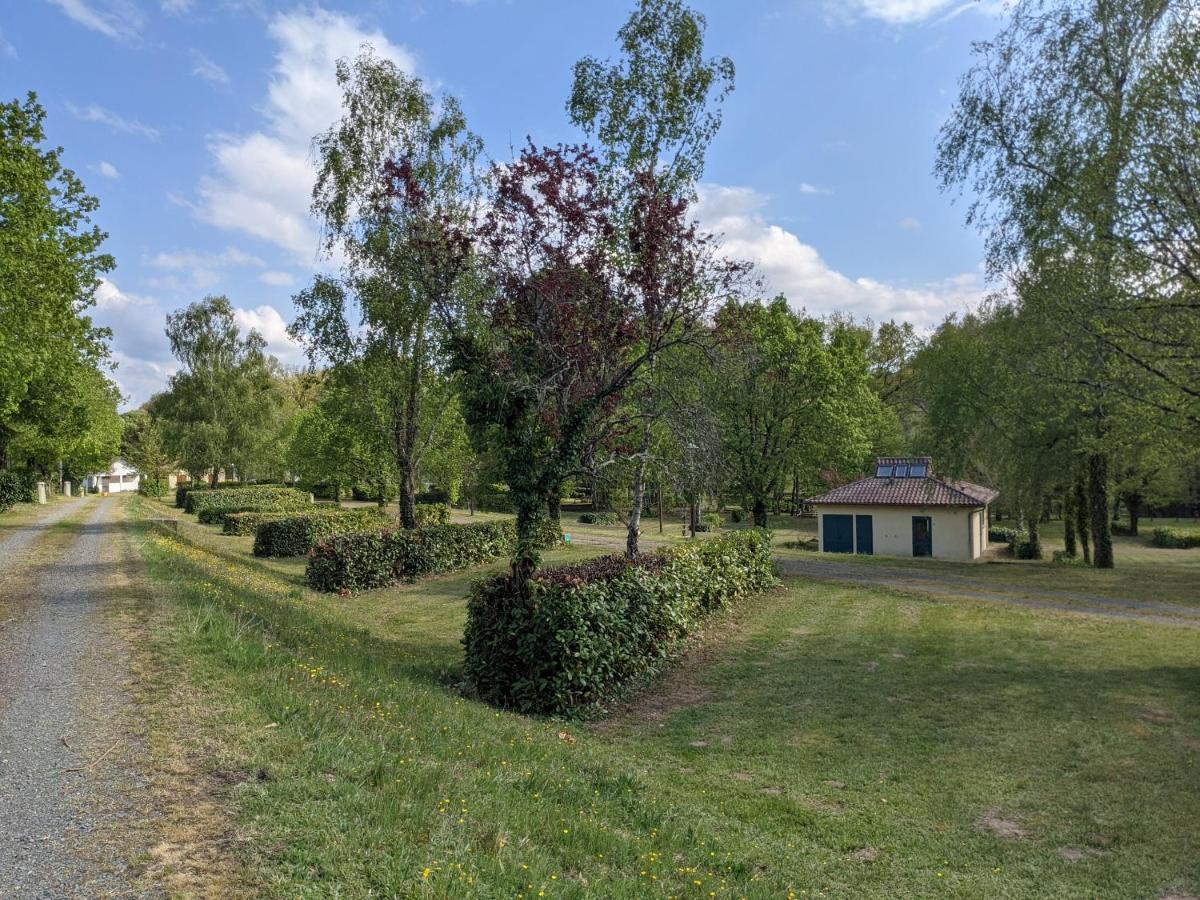 Camping De Ladignac Le Long Bel Air 외부 사진