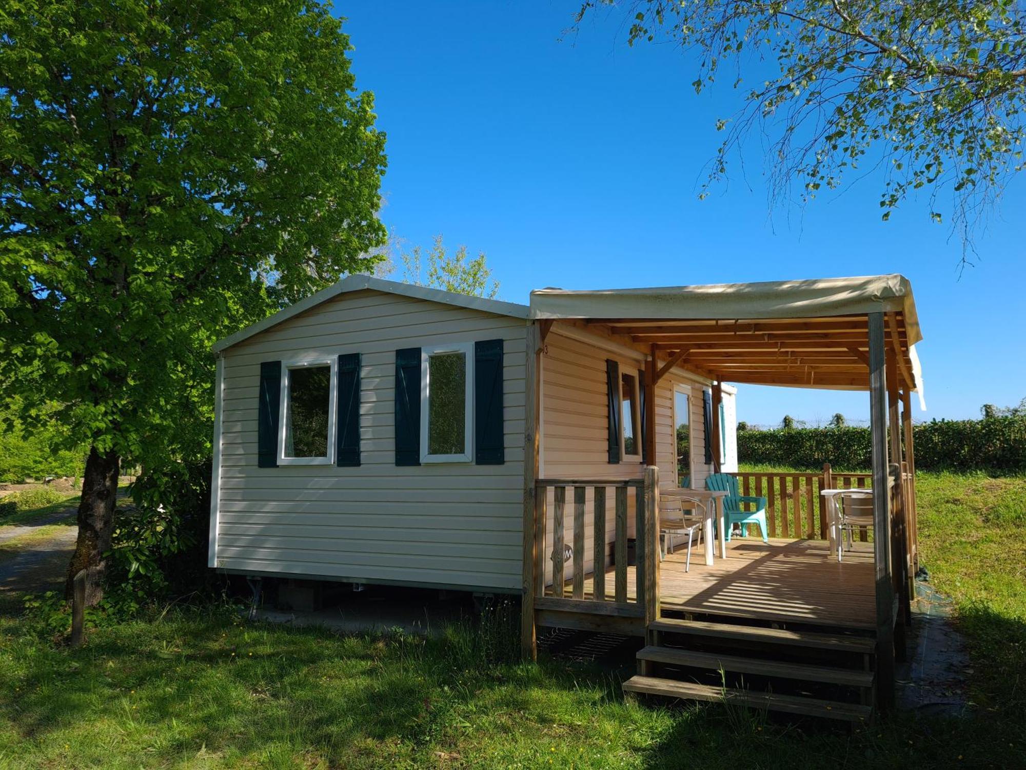 Camping De Ladignac Le Long Bel Air 외부 사진