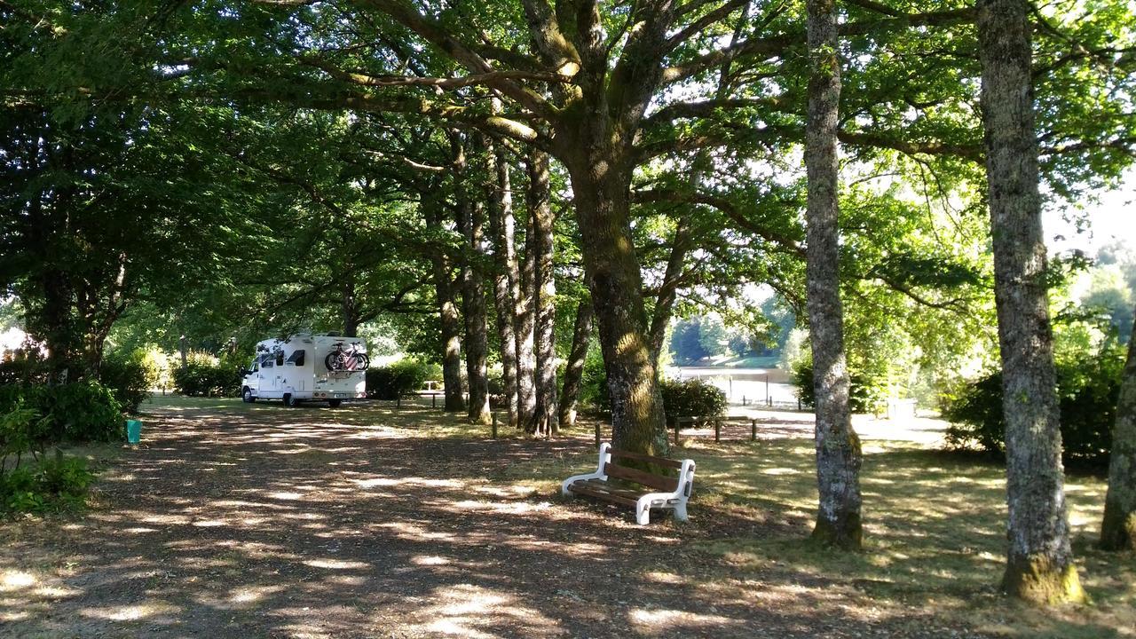 Camping De Ladignac Le Long Bel Air 외부 사진