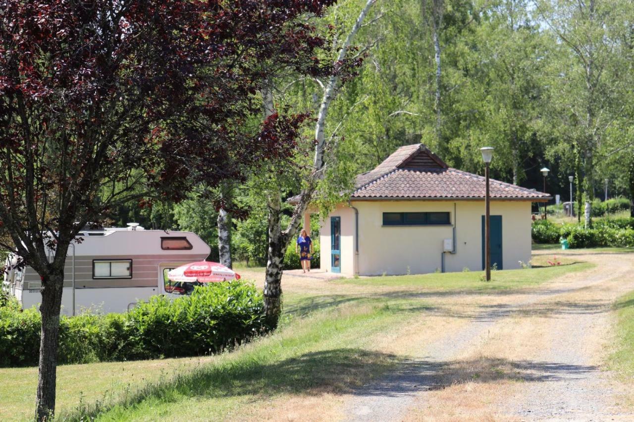 Camping De Ladignac Le Long Bel Air 외부 사진